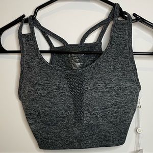 NWT Buffbunny sports bra heather grey in size small medium support